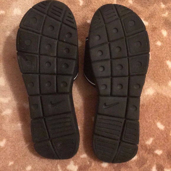 Nike slides size 10 - Picture 3 of 3